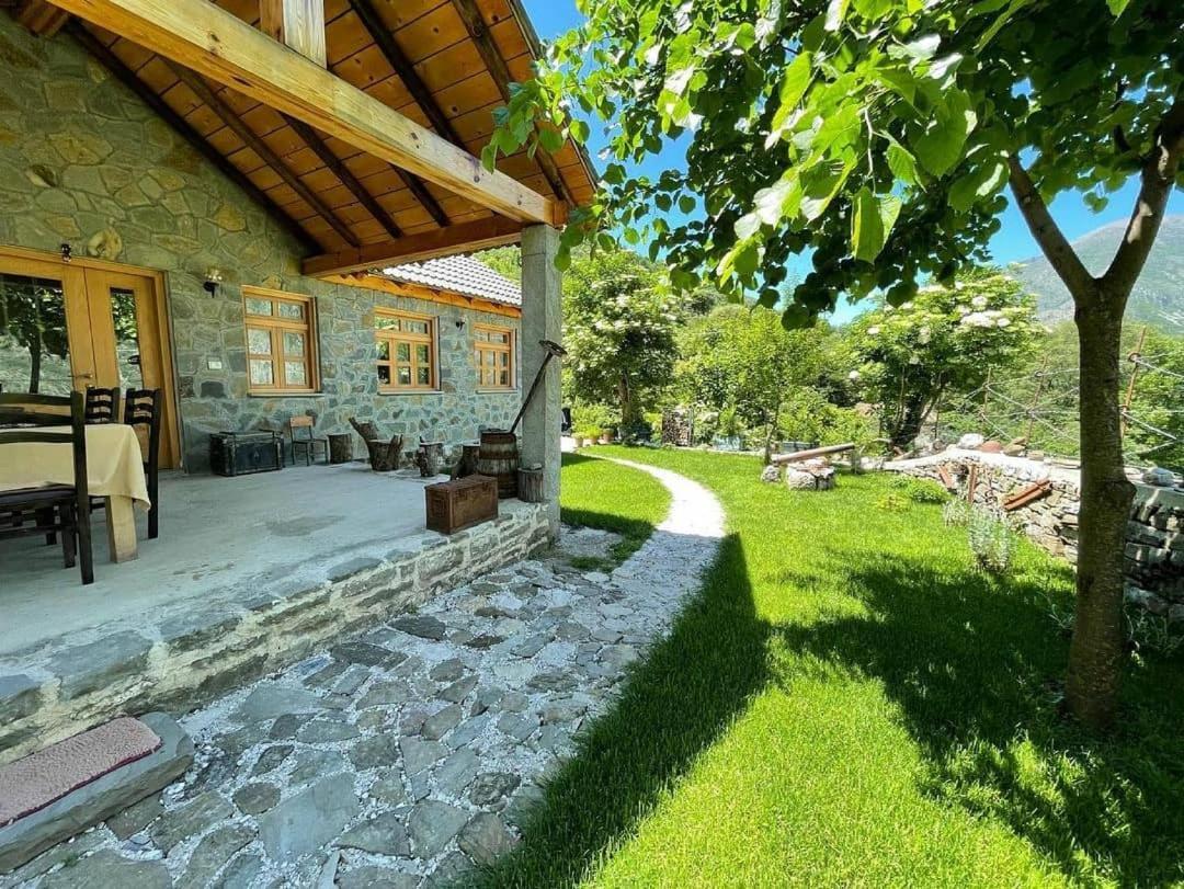 Bujtina Peshtan Guesthouse&Camping Tepelene Dış mekan fotoğraf